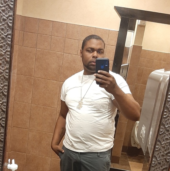 Meet your Posher, James - Picture 1 of 1